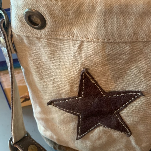 Myra Bag, Crossbody, NEUTRAL and BROWN. Outer shell 100 percent Cotton carve. - Picture 3 of 10